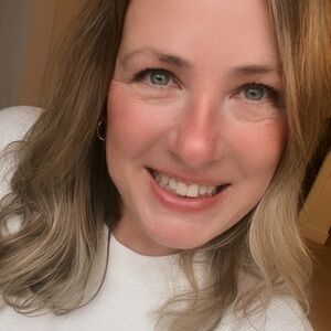 Meet your Posher, Emalie